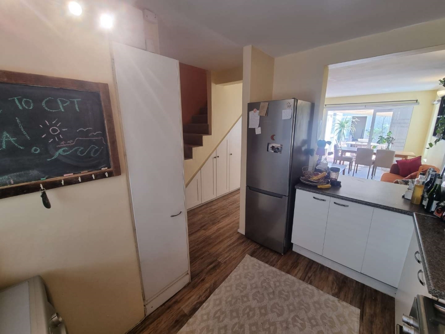 To Let 2 Bedroom Property for Rent in Claremont Upper Western Cape